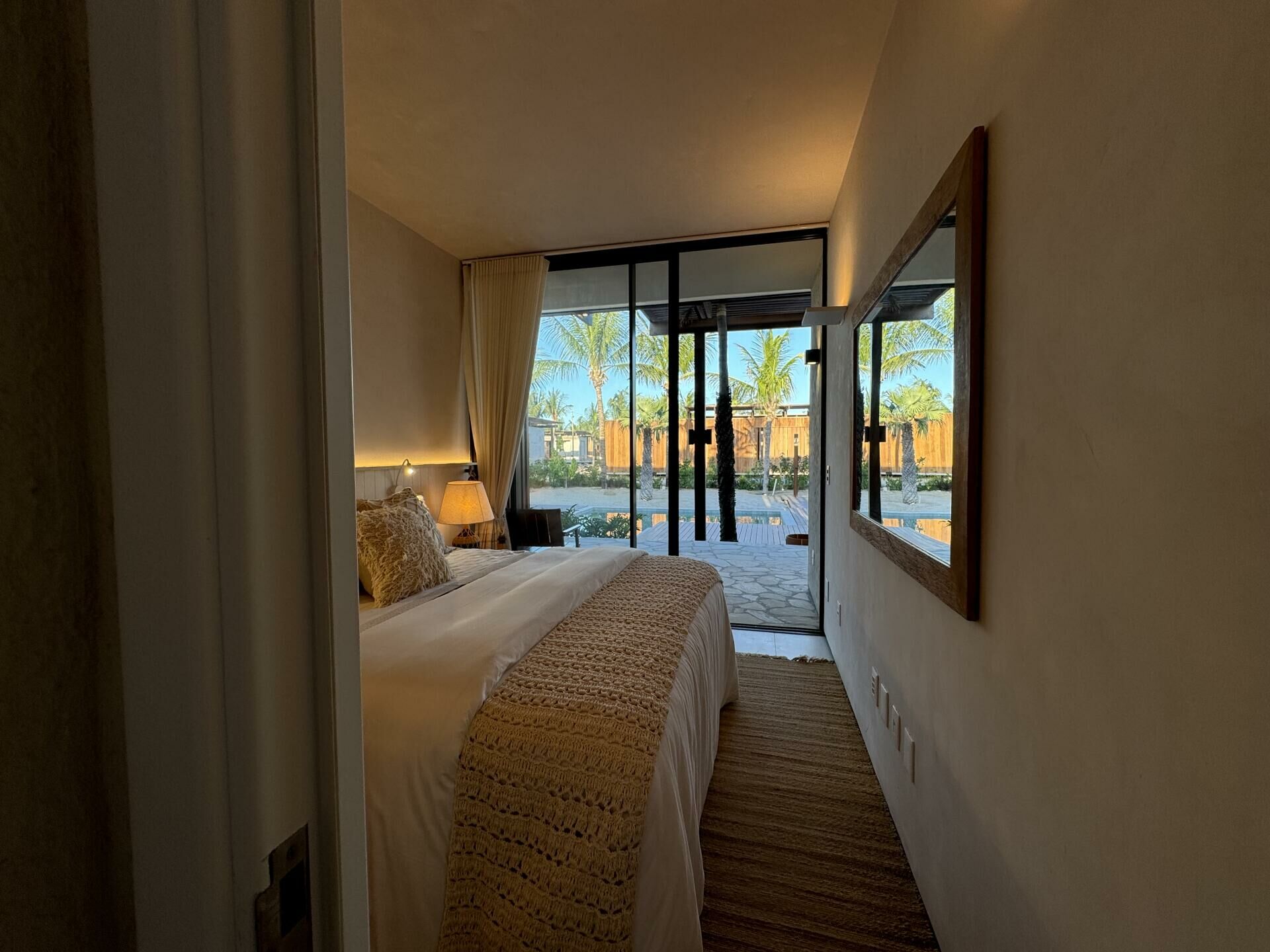 Imagem de Empreendimento moderno em condomínio no Pontal do Maceió com vista para o mar